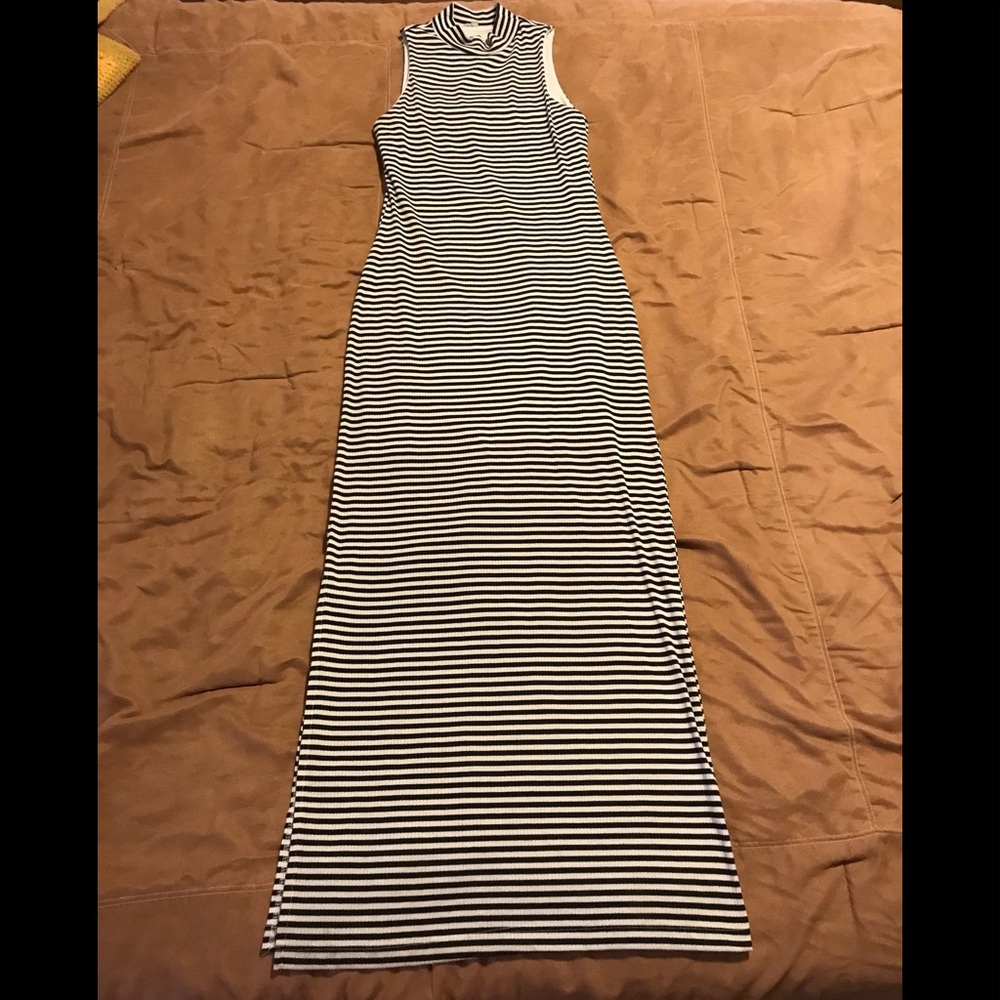 Classy full length maxi dress.